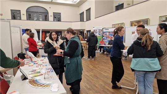Vom Hochschulsport bis zu finanzieller Beratung: Bei der Startermesse stellen sich die Institutionen und Angebote der TU Clausthal den Studenten vor.