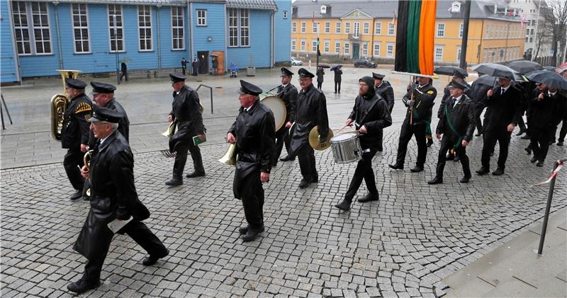 Oberharz: Hoffnung auf ein Bergdankfest mit Sonne Vom Schacht in die Kirche: Der Festzug beginnt um 10.30 Uhr. Archivfoto: Neuendorf