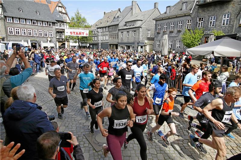 Vom Start auf dem Marktplatz aus führt die Strecke in diesem Jahr in weiten Teilen durch den Kern der Altstadt und nicht am Breiten Tor vorbei.  Foto: GZ-Archiv