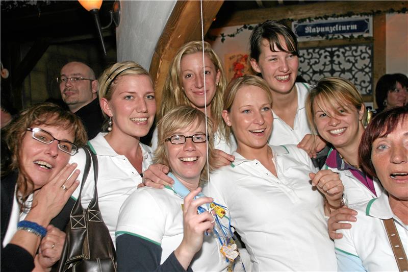 Von 2004 bis 2012 wurden von Sebastian Sowa zahlreichen Partygruppen in Kneipen und Diskotheken abgelichtet.  Fotos: Sowa