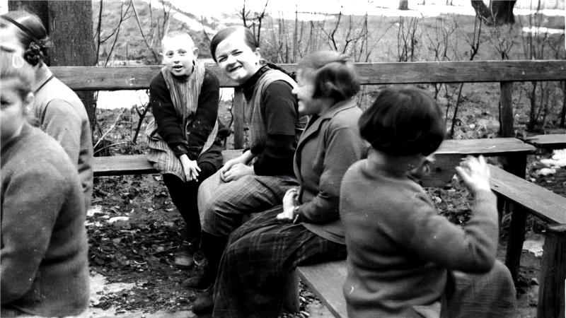 Erinnern an Nazi-Opfer: Ingeburg Boeglen wird nur 13 Jahre alt Von Ingeburg Boeglen selbst ist leider keine Aufnahme überliefert. Das Foto, das der Autor des Berichts zur Verfügung gestellt hat, zeigt eine Mädchengruppe in der Kinderfachabteilung der Heil- und Pflegeanstalt Schönbrunn (Dachau).