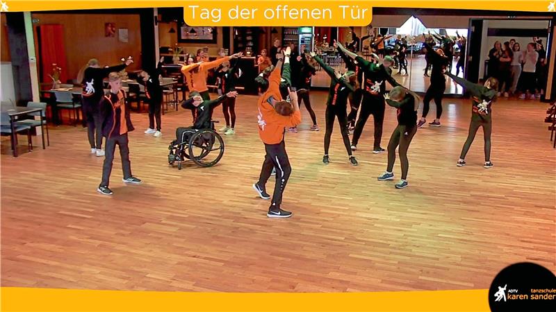 Von „Jumpstyle“ bis Kindertanz: Das Spektrum beim Tag der offenen Tür in der Tanzschule ist groß. Screenshots: Tanzschule