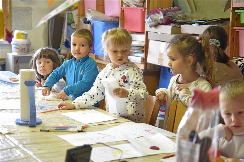 Ukrainerische Frauenhilfe findet festen Treffpunkt Von Krieg und Flucht geprägt: In Clausthal-Zellerfeld werden geflüchtete Kinder und ihre Mütter durch ein Netzwerk unterstützt, um sich zurechtzufinden. Fotos: Neumann