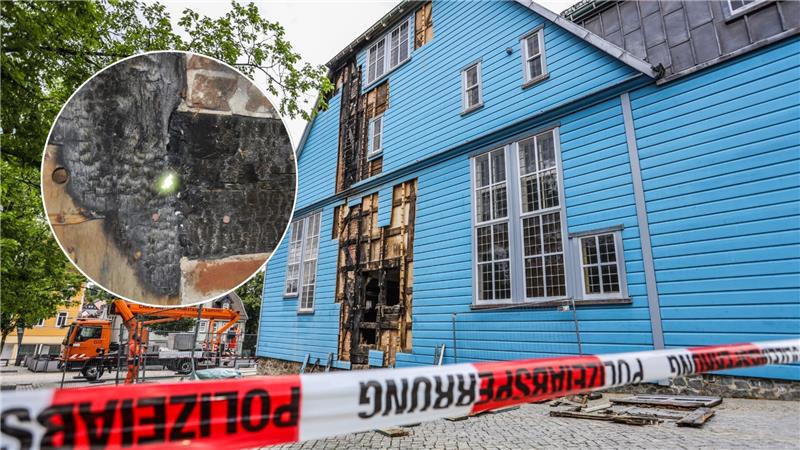 Von außen ist der Schaden der Clausthaler Marktkirche offensichtlich. Aber wie sieht es im Inneren aus? Auch wenn einige Balken schwarz sind, gibt der erste Eindruck Grund zur Hoffnung.