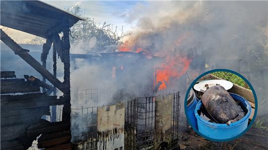 Von den Gartenlauben bleibt nicht viel übrig. Es gibt eine große Rauchentwicklung. Fotos: Feuerwehr