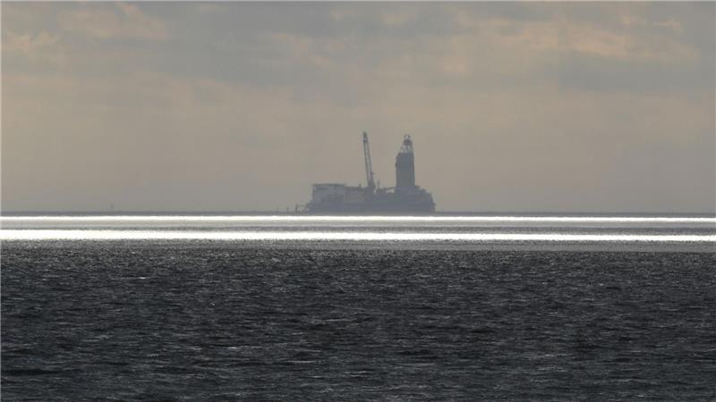 Von der Bohrinsel Mittelplate aus wird seit 1987 Öl in der Nordsee störungsfrei gefördert. (Archivbild)