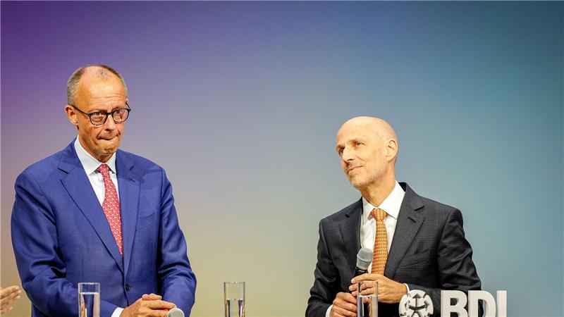 Techbranche und BDI fordern vor Gipfel mehr Reformtempo Von der Politik wünscht sich Peter Leibinger, Präsident des Bundesverbands der Deutschen Industrie (BDI), weniger Bürokratie und eine Reduktion der „Überregulierung“ rund um KI und Daten. (Archivfoto)