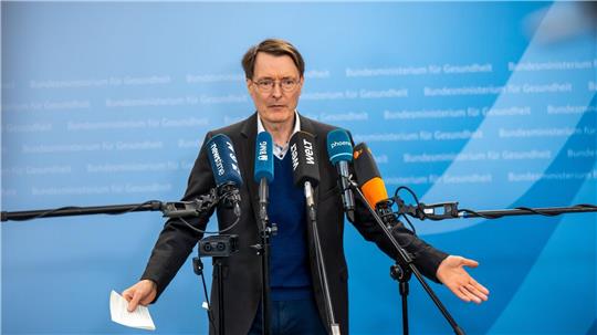Von der elektronischen Patientenakte erhofft sich der scheidende Gesundheitsminister Karl Lauterbach (SPD) große Verbesserungen.
