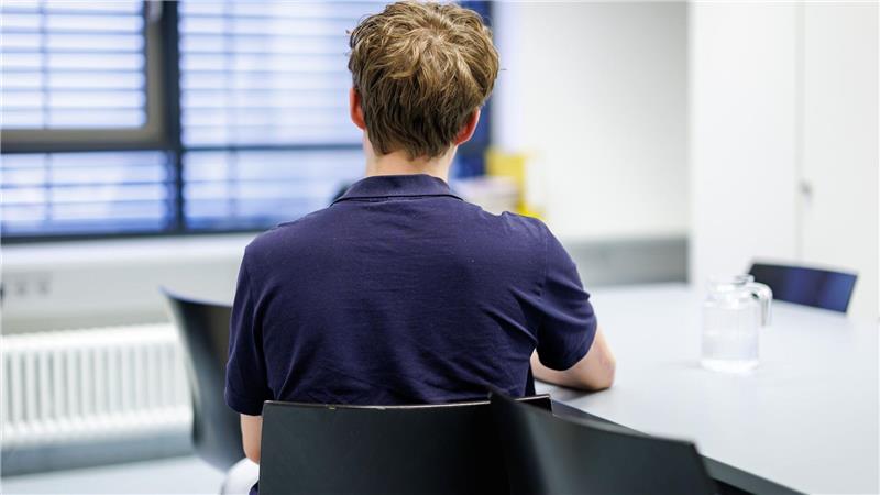 „Ich hatte keine Freunde“ - Mediensucht bei Jugendlichen Von einer Altersbeschränkung für Social Media hält Jonas trotz seiner eigenen Erfahrungen nichts.