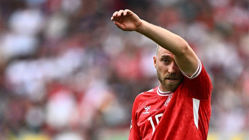 Sieg verspielt: Eriksen trauert „anderer Geschichte“ nach Vor 1100 Tagen war Christian Eriksen im EM-Spiel gegen Finnland wegen eines Herzstillstands zusammengebrochen.