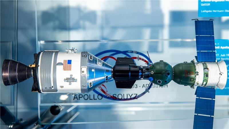 Vor 50 Jahren gab es im All einen historischen Handschlag zwischen Amerikanern und Russen bei der Kopplung der sowjetischen Sojus-Raumkapsel mit dem US-Raumschiff Apollo. (Archivbild)