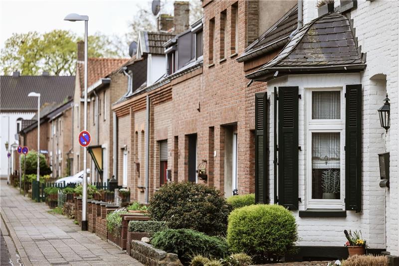 Plötzlich Königreich: Als Stücke Deutschlands orange wurden Vor 75 Jahren, am 23. April 1949, wurden etwa 10.000 Bürger des grenznahen Gebiete Selfkant und Elten Einwohner der Niederlande. 1963 erfolgte die Rückgabe der Gebiete und ihre Angliederung an Nordrhein-Westfalen.