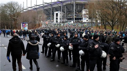 Vor Anpfiff des Nordderbys ist es laut Polizei zu einer gewaltsamen Auseinandersetzung gekommen. 