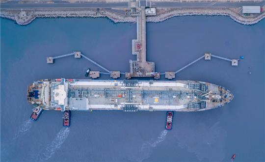 Vor Finnlands Hauptstadt Helsiniki gibt es bereits ein schwimmendes LNG-Terminal. Foto: dpa