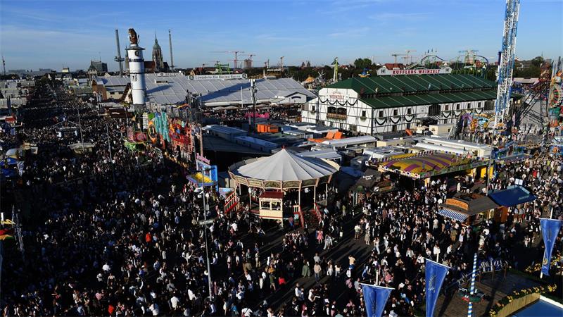 Was es mit dem Streit um die Wiesn-Zelte auf sich hat Vor Gericht wurde um die Vergabepraxis für die großen, lukrativen Festzelte gestritten. (Archivbild)