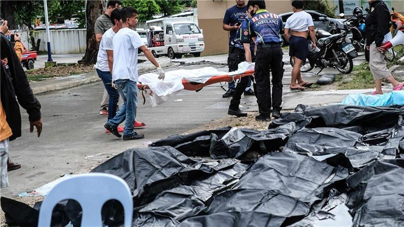 Vor Krankenhäusern in der Provinz Cebu waren Leichensäcke aufgereiht.