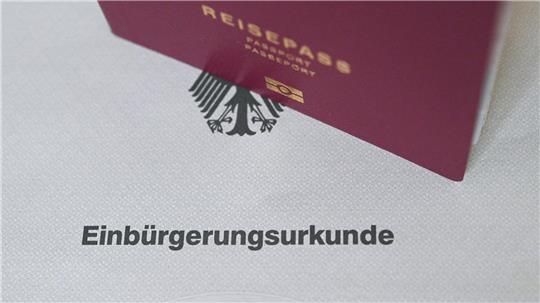 Vor allem Einbürgerungen aus Syrien, aus der Türkei und aus Russland stiegen in Niedersachsen an. (Symbolbild)