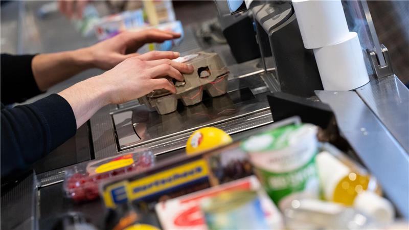 Vor allem beim täglichen Lebensmittel-Kauf spüren die Menschen in Deutschland die Inflation.