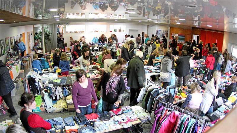 Kita Schlewecke wird 50 Jahre alt – Ein Blick in die Geschichte Vor allem die vom Kita-Förderverein organisierten Basare, hier zu sehen beispielsweise 2014, erleben im Laufe der Jahre immer wieder großen Zulauf.