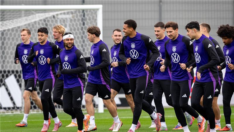 Nagelsmanns Warnung vor der Nacht der langen Bälle Vor dem Abflug nach Belfast trainiert die DFB-Elf in Herzogenaurach.