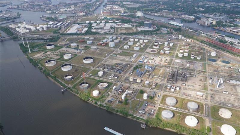 Shell: Wir verzögern Bau der A26-Ost nicht Vor dem Bau der geplanten Autobahn A26-Ost muss die Fläche eines ehemaligen Tanklagers im Hamburger Hafen saniert werden. (Archivbild)