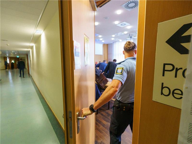 Ex-Maple-Banker: Cum-Ex-Deals „zu schön, um wahr zu sein” Vor dem Frankfurter Landgericht geht es um die Rolle der Banker und erstmals auch ihrer Berater.