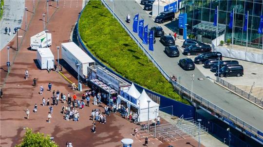 Vor dem Konzert in Gelsenkirchen nimmt die Polizei einen Stalker fest. 