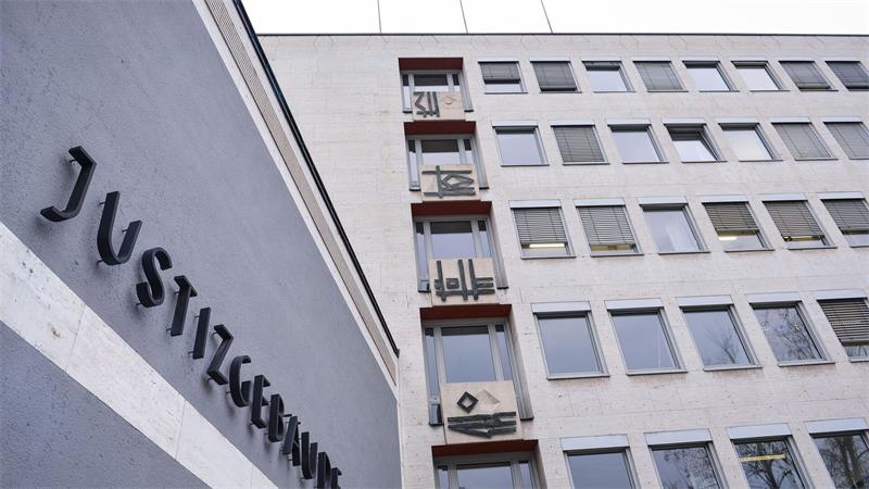 Vor dem Landgericht Aschaffenburg muss sich der Mann von Mittwoch an verantworten. (Archivbild)