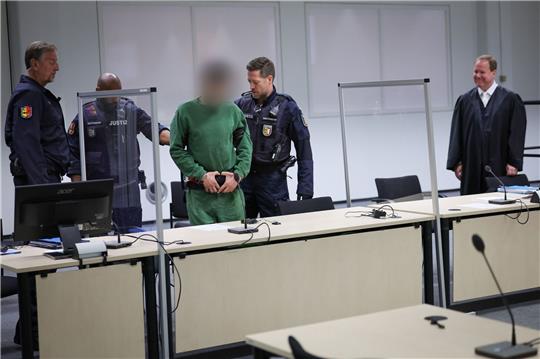 Vor dem Landgericht Itzehoe wird der Prozess gegen Ibrahim A. wegen der tödlichen Messerattacke in einem Regionalzug in Brokstedt  fortgesetzt.