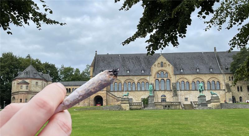 Die „Bubatzkarte“: Wo man im Landkreis Goslar kiffen darf Vor der Kaiserpfalz einen Joint tauchen? Das ist seit dem 1. April möglich. GZ-Montage: Kasemir/Kleine/picture alliance/dpa | Annette Riedl