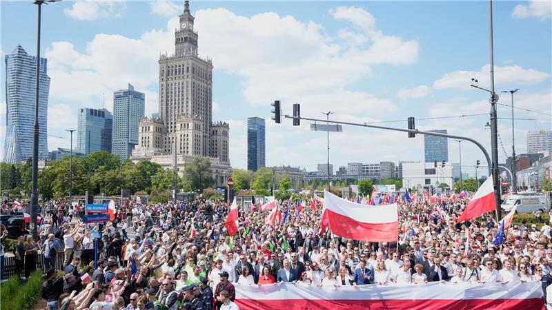 Vor der Stichwahl riefen beide Kandidaten zu Demonstrationen in Warschau auf. (Archivbild)