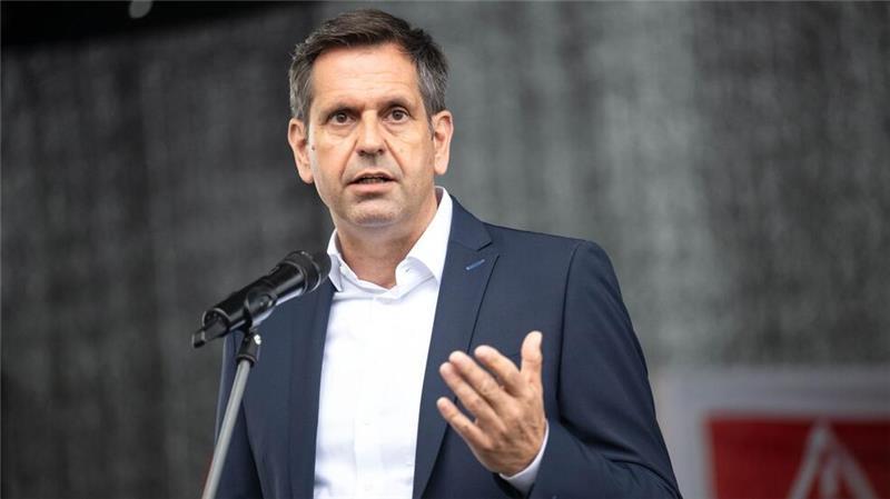 Lies fordert rasche Ergebnisse bei VW Vor der dritten Tarifrunde bei VW mahnt Niedersachsens Wirtschaftsminister Lies schnelles Handeln an. (Archivbild)