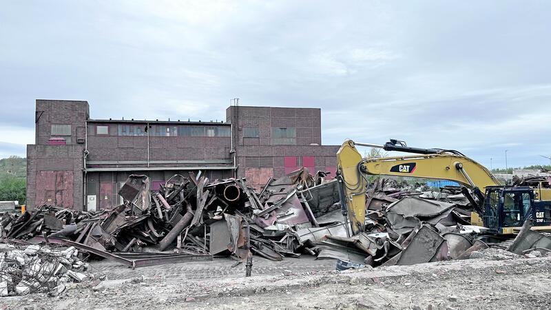 Vor einigen Monaten wurden die alten Hüttenhallen abgerissen, dort soll nun die neue RiA-Anlage entstehen.