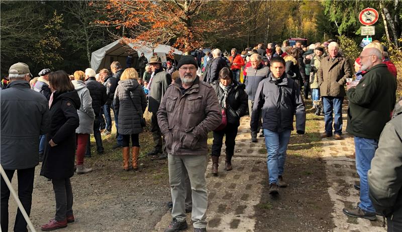 Vor fünf Jahren, bei der bislang letzten Zusammenkunft an der ehemaligen innerdeutschen Grenze, kommen mehrere hundert Besucher.