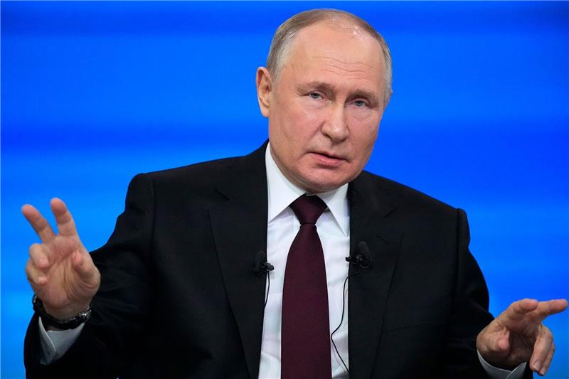 Putins widersprüchlicher Kampf gegen den Bevölkerungsschwund Vor zwei Jahren nannte Kremlchef Putin den Bevölkerungsrückgang eins der drängendsten Probleme Russlands. Mit dem Abnutzungskrieg in der Ukraine hat er dieses Problem nur vergrößert.