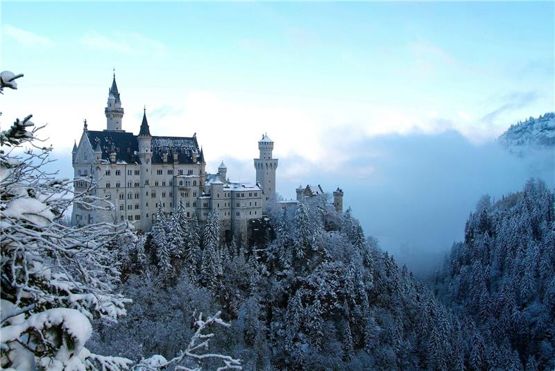 Für Wahrsager und Hellseher war 2022 ein schwarzes Jahr Vorausgesagt wurde ein Feuer auf Schloss Neuschwanstein. Eingetroffen ist es nicht - glücklicherweise.