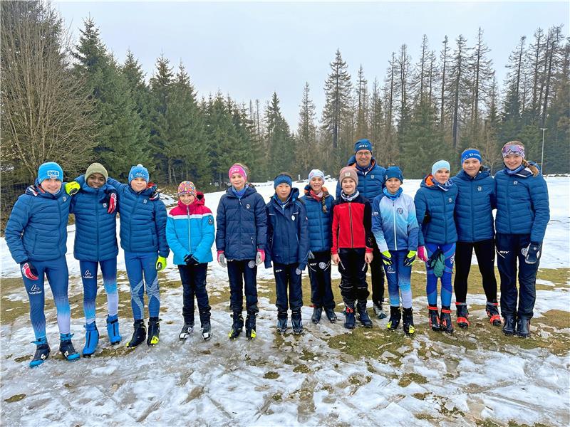 Vorbereitung auf den letzten Schneeresten im Landesleistungszentrum Sonnenberg: Die Harzer Skilangläufer um Trainer Sven Münch wollen sich in diesem Winter weiter in den Vordergrund schieben. Foto: Privat