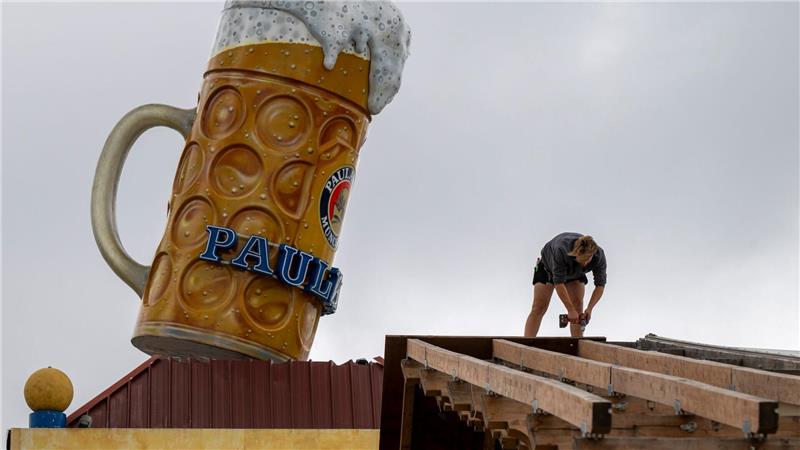 Bilder des Tages Vorbereitungen zum Oktoberfest