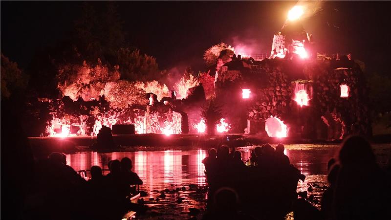 Bilder des Tages Vulkan-Show begeistert Besucher in Wörlitz