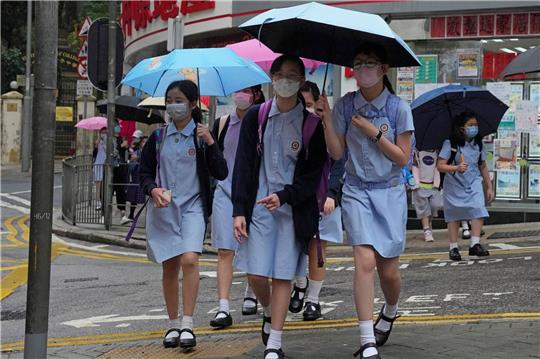Während der Pandemie setzten die Behörden in Hongkong die Maskenpflicht strikt durch - wer die Regeln brach, wurde mit einer hohen Geldstrafe belangt.