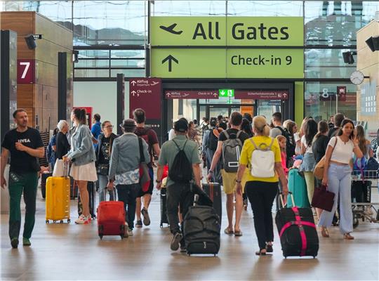 Während der Sommerferien wird mit rund 3,5 Millionen Fluggästen am BER gerechnet.