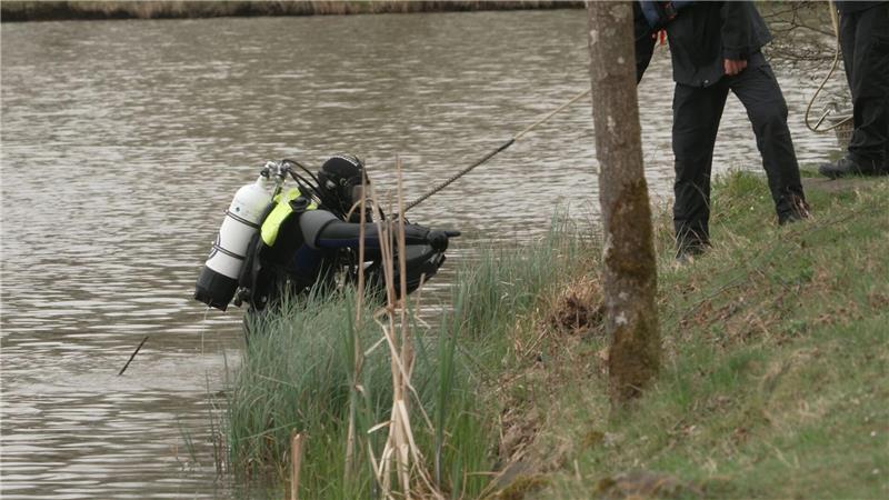 Dreifachmord im Westerwald: Was wir wissen – und was nicht Während der großangelegten Suche kamen auch Taucher zum Einsatz. (Archivbild)