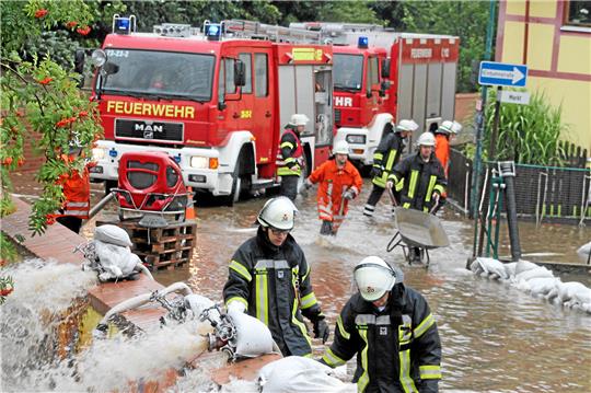 Während des Jahrhunderthochwassers 2017 tritt die Oker in Schladen über die Ufer. Archivfoto: Leifeld
