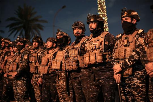 Während einer Demonstration zur Unterstützung der Palästinenser und gegen die US-Unterstützung für Israel stehen irakische Soldaten in der Nähe der US-Botschaft in Bagdad Wache. (Archivbild)