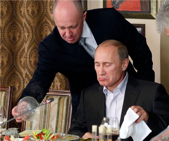 Wagner-Chef Jewgeni Prigoschin (oben) und der russische Präsident Wladimir Putin hatten zuletzt Differenzen.