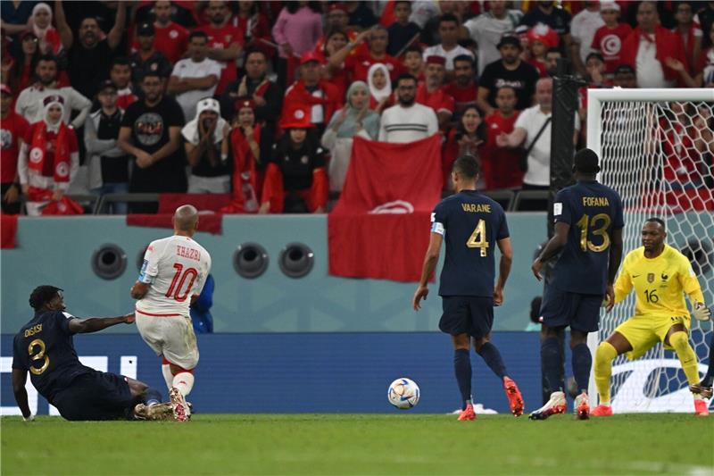 Tunesiens „bitterer” Stolz: WM-K.o. an historischem Tag Wahbi Khazri (weißes Trikot) war Tunesien Matchwinner gegen Weltmeister Frankreich.