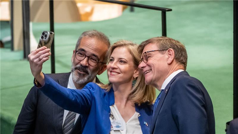 Deutschland scheitert krachend bei Wahl zu UN-Sicherheitsrat Wahlkampf gegen Freunde: Außenminister Wadephul mit seiner Amtskollegein aus Österreich, Beate Meinl-Reisinger, und seinem portugiesischen Amtskollegen Paulo Rangel.