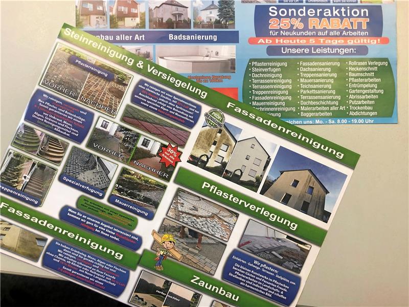 Polizei Goslar ermittelt gegen Handwerker ohne Qualifikation Wahrhaft bunte Angebote: Auf eine solche Werbung reagierte eine Oberharzerin und nahm Kontakt zu einer Firma auf. Jetzt ermittelt die Polizei gegen fünf Männer wegen des Verdachts auf Betrug und Wucher. Foto: Stade