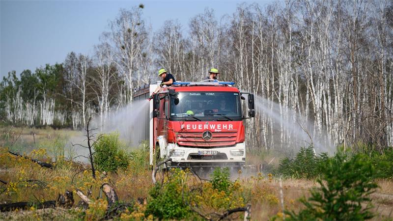 Waldbrand in der Gohrischheide: Feuerwehr im Einsatz
