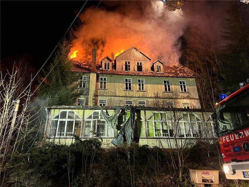 „Waldkater“ bei Lautenthal in Flammen